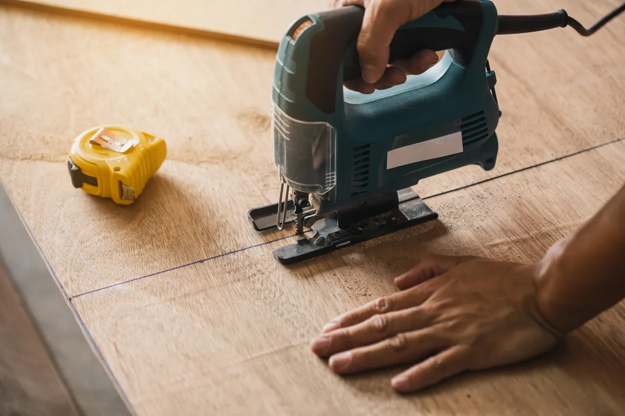 cutting wooden floor panels